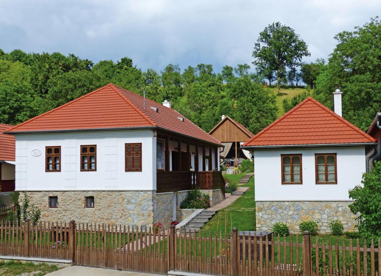 Fruktarium Vendeghaz Hotel Trizs Ngoại thất bức ảnh